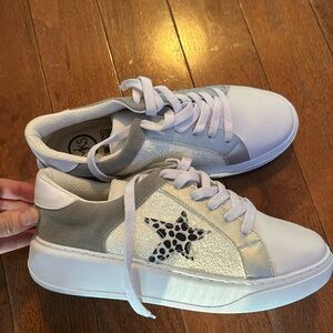 Cute NWOT Sneakers 9